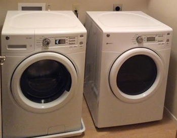 Washer and dryer l Towpath Village